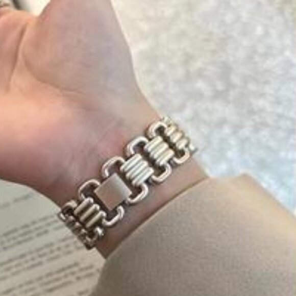 NEW Design Fashion Apple iWatch Band - Picture 3 of 4